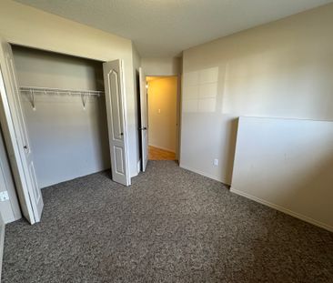 Beautiful 2-Bed, 1-Bath Basement Suite with Private Parking! - Photo 1