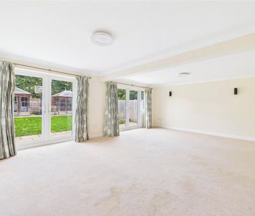 4 bedroom detached house to rent - Photo 2