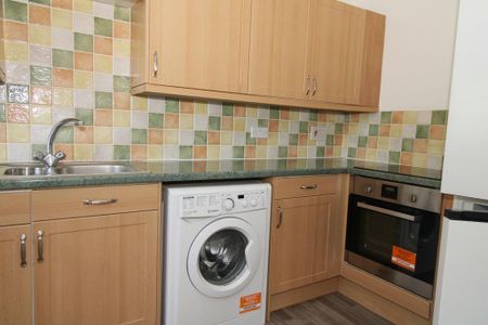 2 bedroom flat to rent - Photo 4
