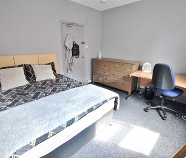 6 bedroom terraced house to rent - Photo 5