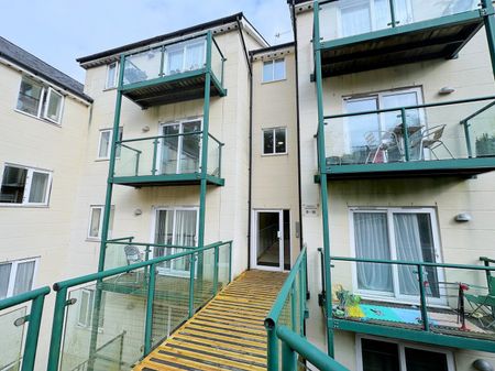 A 2 Bedroom Apartment Instruction to Let in St Leonards-on-Sea - Photo 2