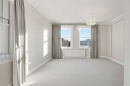 A spacious lateral apartment on the second floor of this well maintained period building in Sloane Square - Photo 4