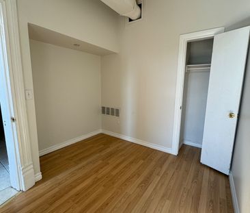 For Lease - 139 1/2 John Street Unit# 4, Hamilton, Ontario - Photo 3