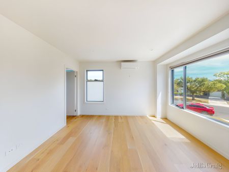 1/156 Napier Street, Essendon - Photo 3