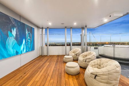 South Melbourne, The Place To Be! Pet friendly! - Photo 4