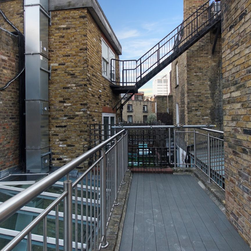 2 Bedroom Apartment, Monmouth Street, London, Greater London, Covent Garden, WC2H - Photo 1