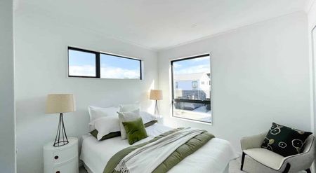 Modern Townhouse in the Heart of Hobsonville - Photo 3