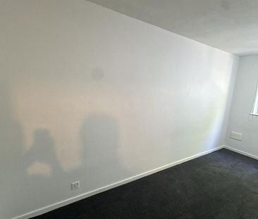 2 Bed Flat, Thornhill Gardens, IG11 - Photo 6