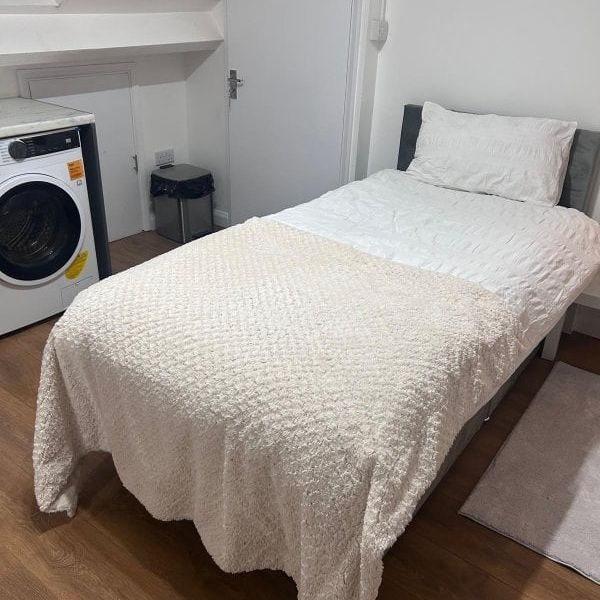 London Road, Romford, RM7 9QU, Property for rent - Photo 1