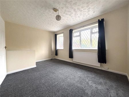 2 bedroom end of terrace house to rent - Photo 3