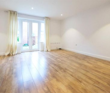 3 bedroom end of terrace house to rent - Photo 3