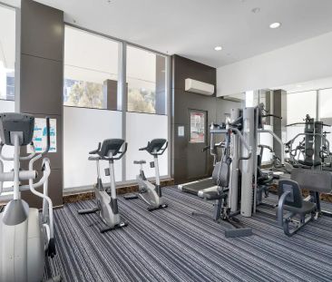 Contemporary One Bedroom Apartment with Study Nook + Storage Cage -... - Photo 4