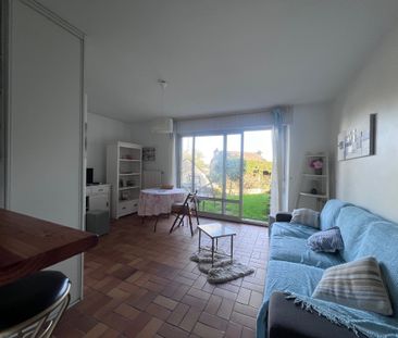 Location Appartement 1 pièce 33m² LA TRINITE SUR MER 56470 - Photo 2