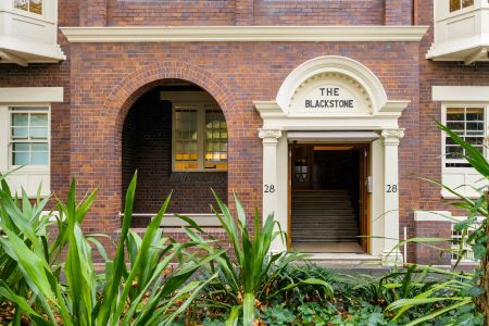 Opulent Art Deco set in the Heart of Elizabeth Bay - Photo 4