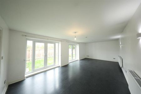 3 bedroom detached bungalow to rent - Photo 5