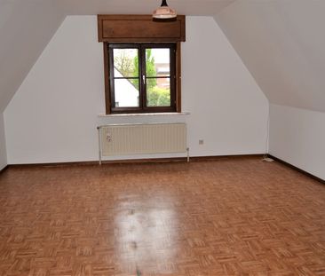 Villa met 4 ruime slaapkamers, dubbele garage en prachtig zicht - Foto 4