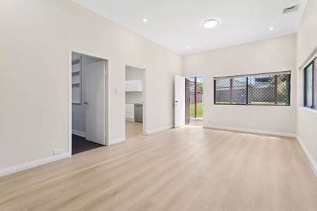 19 Beresford Avenue, Croydon Park - Photo 2