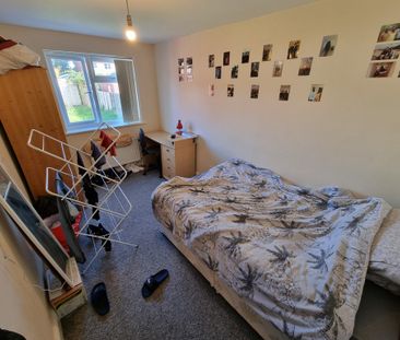 5 Bed Student Accommodation - Photo 4