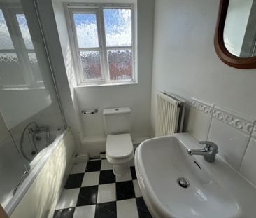 2 bedroom semi-detached house to rent - Photo 4