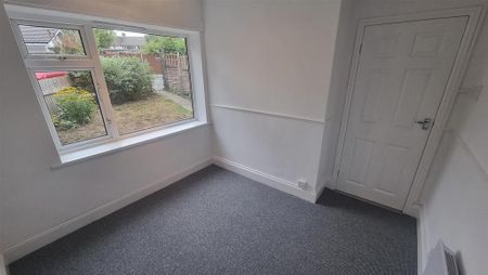 2 bedroom maisonette to rent - Photo 4