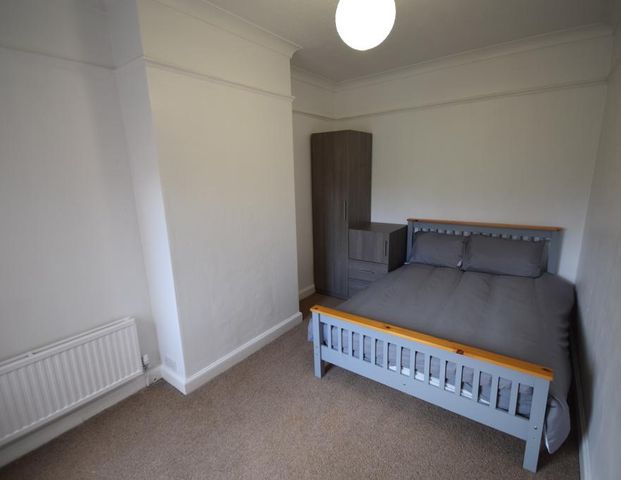1 bedroom in a house share to rent - Photo 1