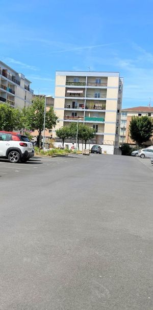 Location Appartement 2 pièces 49m² VALENCIENNES 59300 - Photo 2