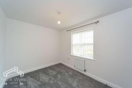 Taylor Close, Lytham St. Annes, Lancashire, FY8 - Photo 2