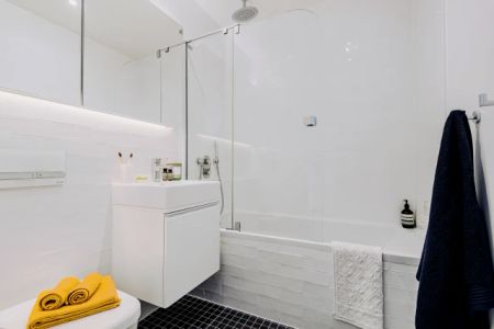 1 Bedroom Penthouse Flat - Photo 5