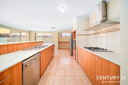 Spacious & Homely 4x2x2 in Quiet Area - Photo 4