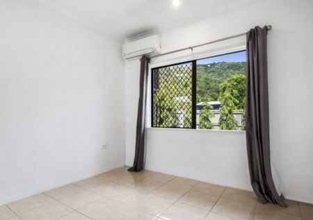 LARGE FAMILY HOME IN SOUGHT AFTER LOCATION! - Photo 2