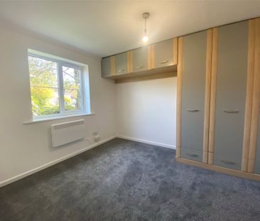 1 Bedroom Flat / Apartment - Swan Way, Church Crookham - Photo 3