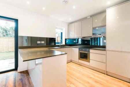 Edeleny Close, East Finchley, London - Photo 4