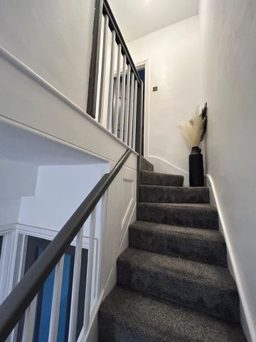 Room in a Shared House, Capstone Road, BR1 - Photo 4