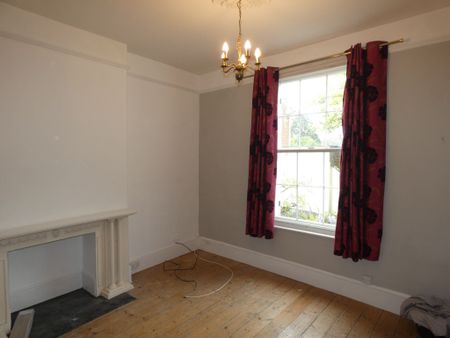 2 bed Apartment - To Let - Photo 3