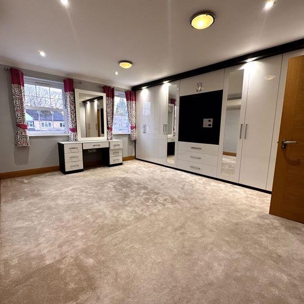 6 bedroom house to rent - Photo 1