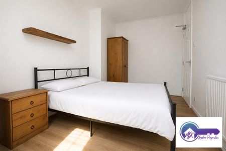 1 Bedroom Room in Flat Share To Rent - Photo 3
