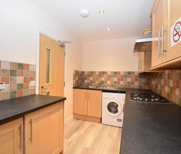 2 bedroom flat to rent - Photo 5