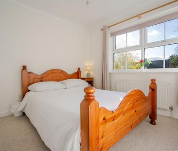 5 bedroom semi-detached house to rent - Photo 6