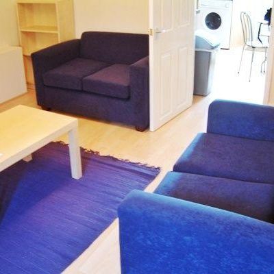 1 bedroom in a house share to rent - Photo 1