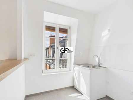 Location Appartement 2 pièces 41m² PARIS 16ème - Photo 2