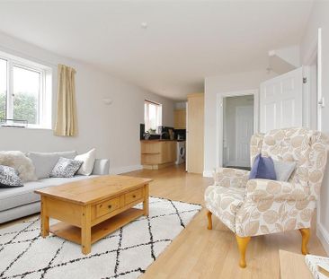 3 bedroom detached house to rent - Photo 6