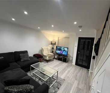 3 bedroom end of terrace house to rent - Photo 1
