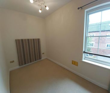 Town house to rent on - Photo 1