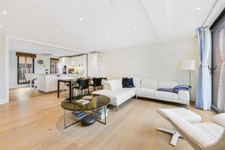 Richmond Buildings, London, W1D flat - penthouse to rent - Photo 2