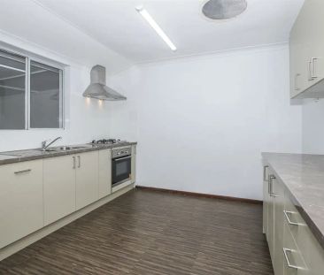 “Perfect Family Home” - Photo 2