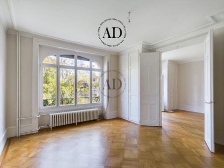 Appartement hausmannien dans le centre - Photo 2