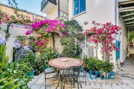 AFFORDABLE AND CONVENIENT IN IMMACULATELY KEPT HOME - Photo 4