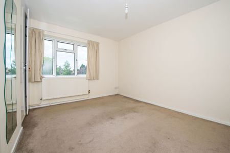 2 bedroom flat to rent Frobisher Road - Photo 4