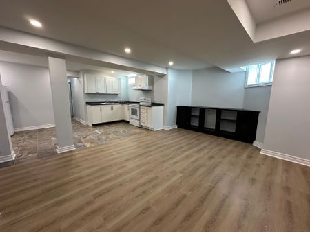 For Lease - 373 Carnwith Drive, Whitby, Ontario - Photo 5