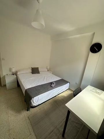 Calle Barcenillas, Málaga, Andalusia 29012 - Photo 5